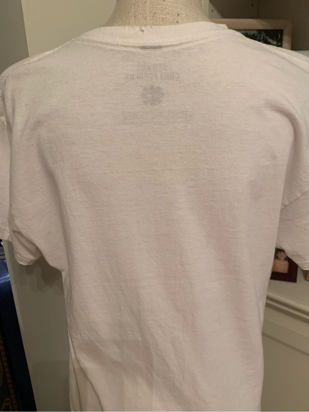 🔥RED HOT CHILI PEPPERS🔥DISTRESSED, ROUND NECK, SHORT SLEEVE TEE. NWOT! - Picture 6 of 7